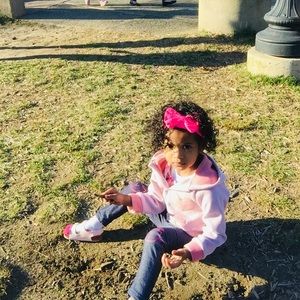 Meet your Posher, Yara